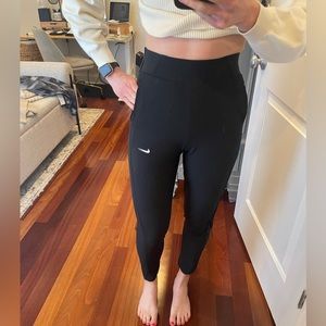 Nike Standard Fit Mid Rise Full Length Dri Fit Jogger